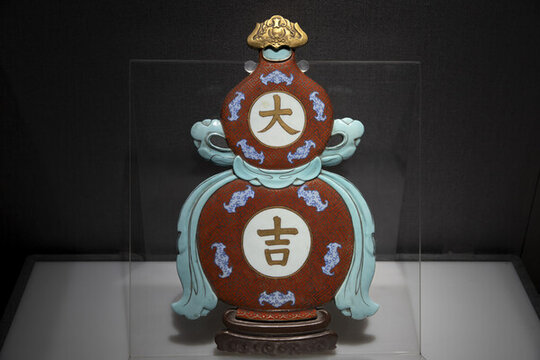 清代粉彩大吉葫蘆形壁掛