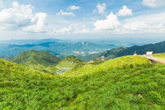 山巒青山