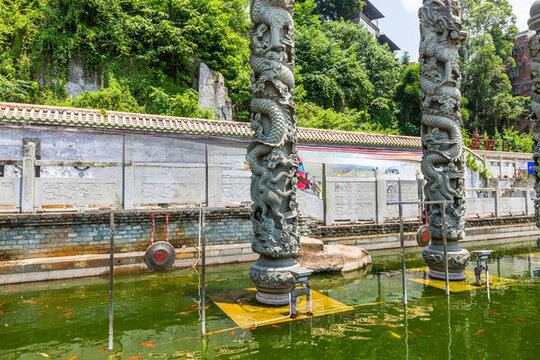 盤龍柱