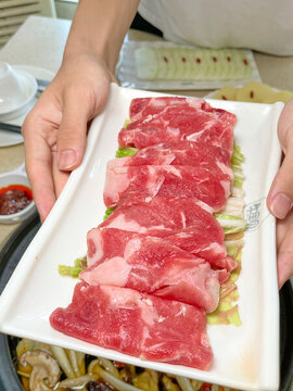 鮮切牛肉擺盤待享