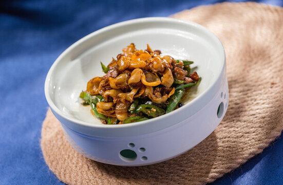 生態(tài)辣椒炒鮑魚片