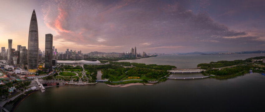 深圳城市天際線與湖畔美景