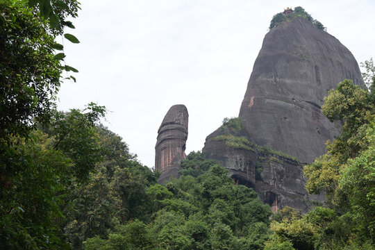 廣東韶關(guān)丹霞山陽(yáng)元石