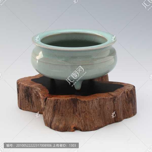 青瓷香爐