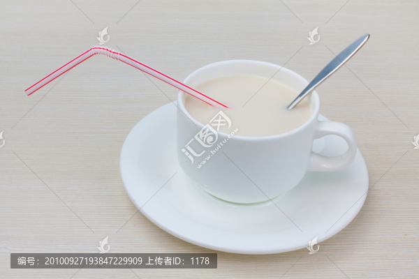 一杯牛奶