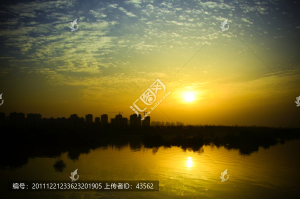 湖泊夕陽(yáng)