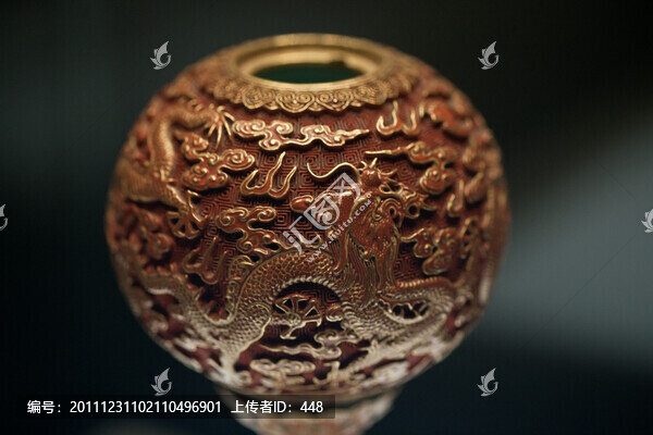 仿雕漆描金雙龍戲珠紋冠架