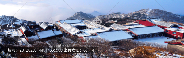 泰山碧霞元君祠雪景
