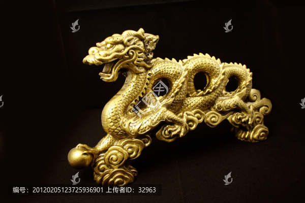 大氣金龍,飛龍握珠祥云