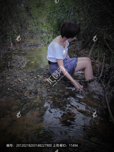 短發(fā)美女（非高清）