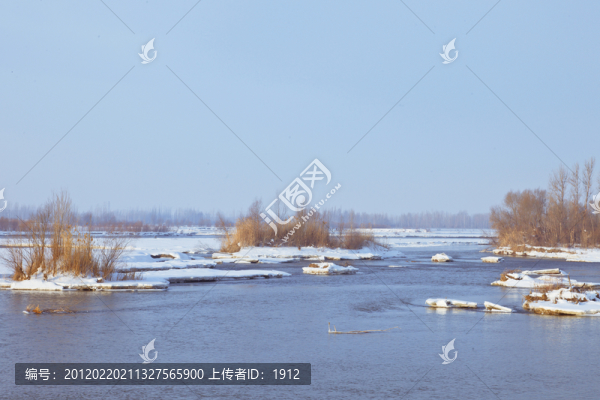 伊犁河