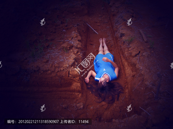 躺著的美女