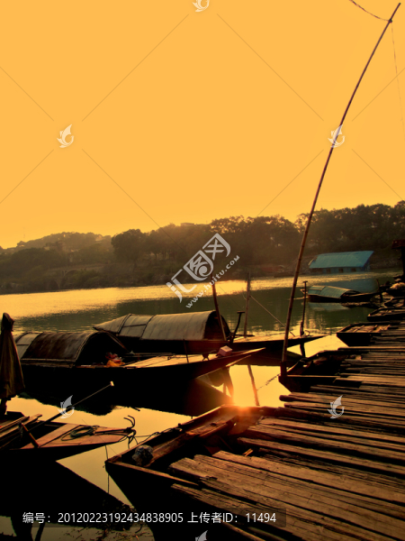 夕陽(yáng)漁船