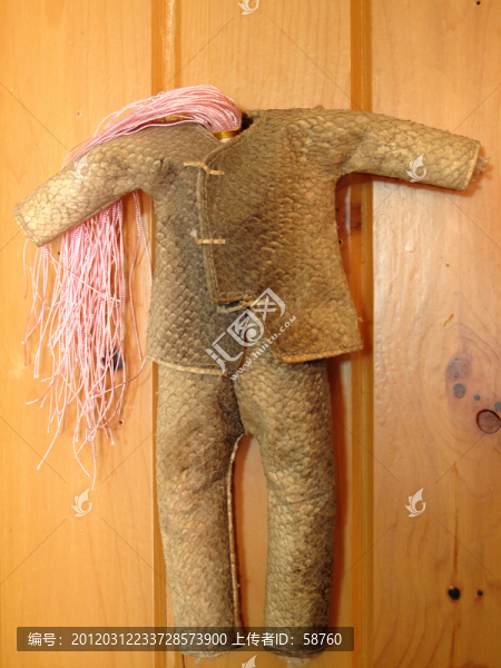 赫哲民族傳統(tǒng)魚(yú)皮工藝品