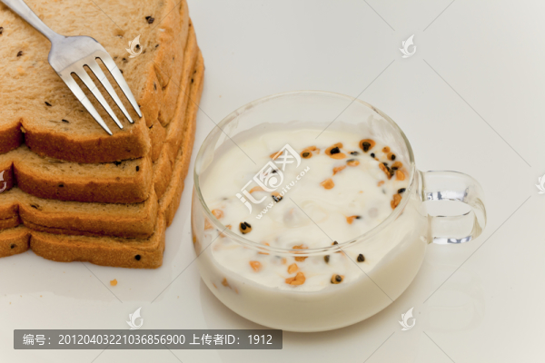 面包,酸奶