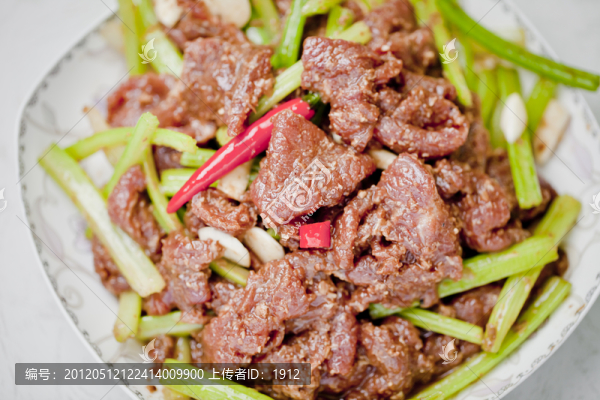 芹菜炒牛肉