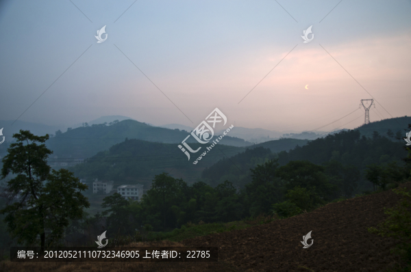 山村之晨