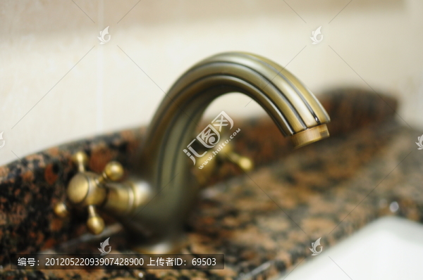 仿古水龍頭