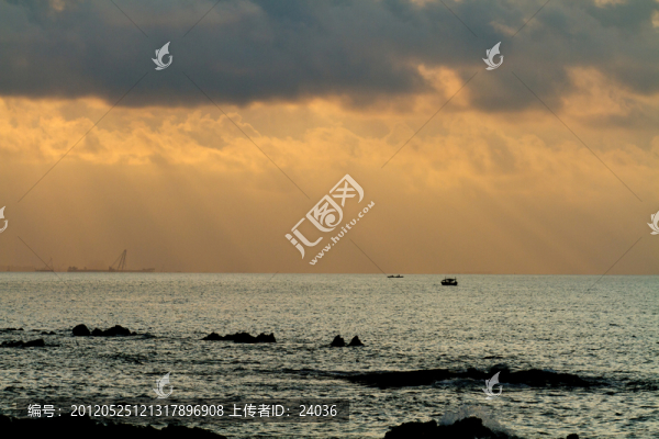 捕魚朝陽里