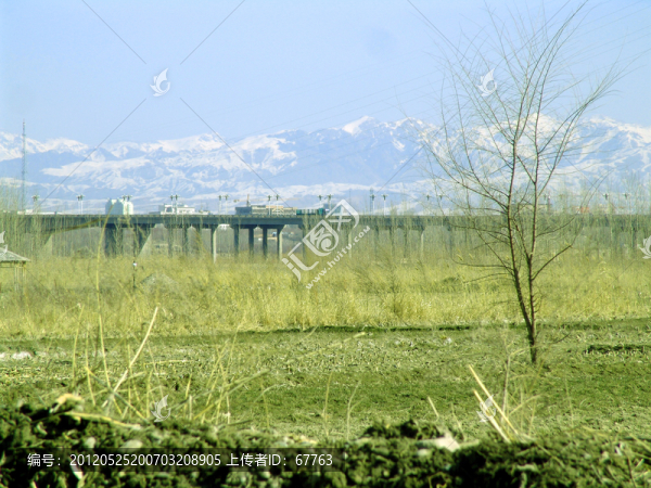 伊犁河二橋遠(yuǎn)眺
