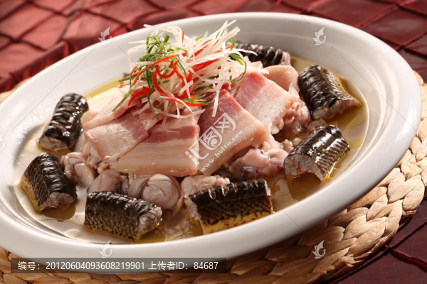咸肉牛蛙蒸鱔筒