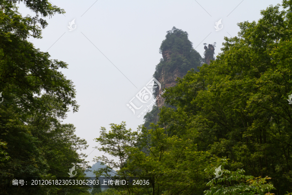 湖南張家界,金鞭巖風(fēng)光
