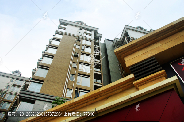 仰視住宅樓