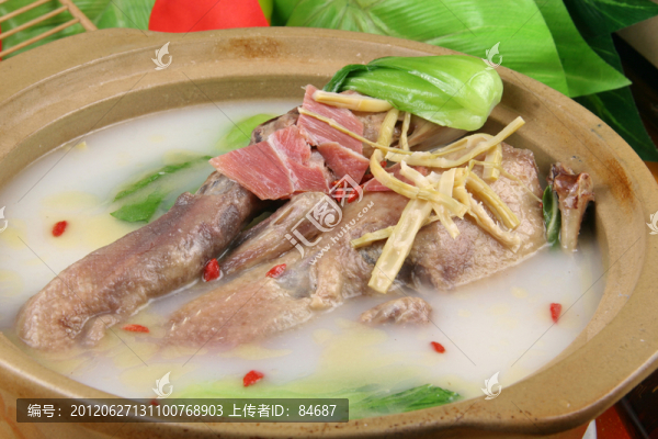 扁尖火腿老鴨湯