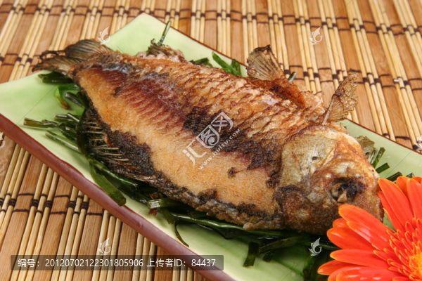 蔥酥鯽魚