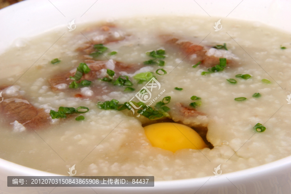 窩蛋牛肉粥