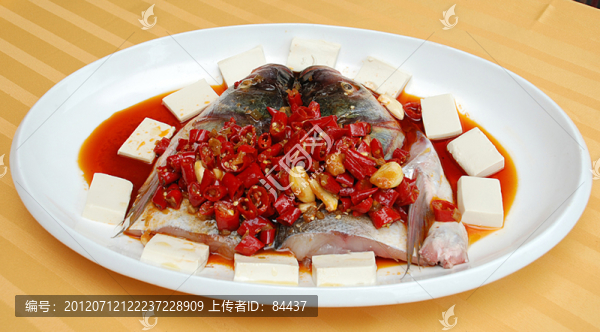 剁椒魚頭蒸豆腐