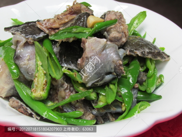 青椒燜水魚
