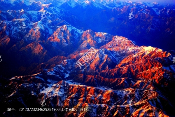 天山山脈航拍
