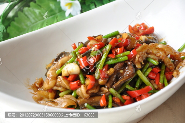 鵝掌燜鱔魚