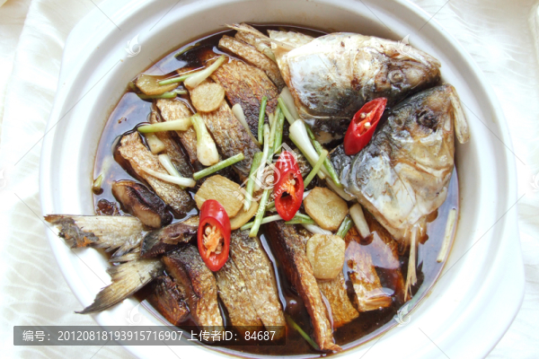 招牌鰣魚炆花腩