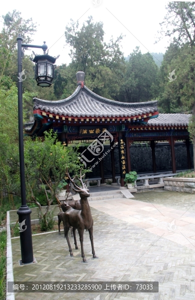 濟(jì)南公園一角亭子