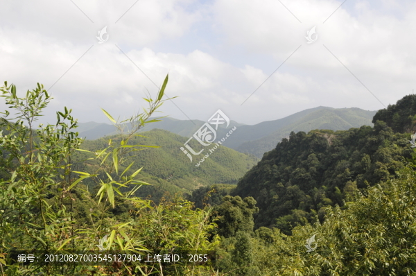 崇山峻嶺