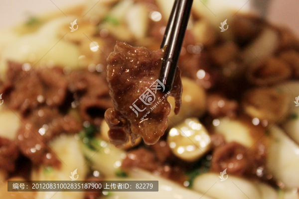 白菜草菇炒牛肉