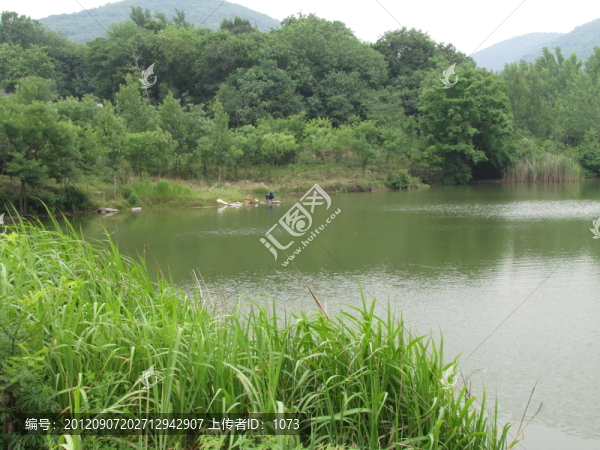 山青水秀