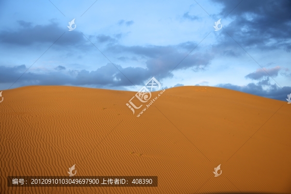 黃昏時的響沙灣沙漠旅游區(qū)