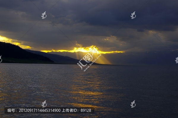 賽里木湖日落
