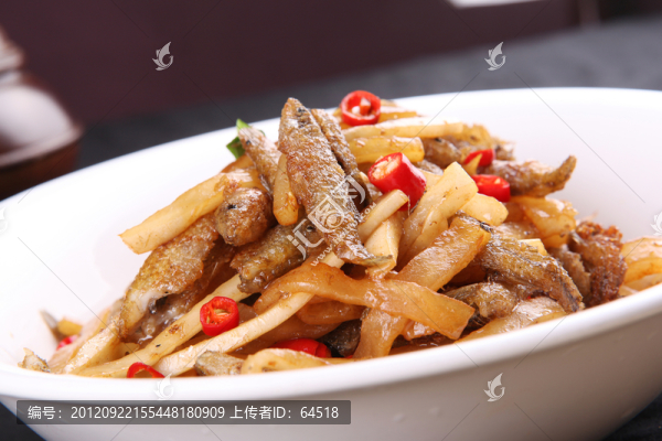 酸蘿卜炒嫩子魚