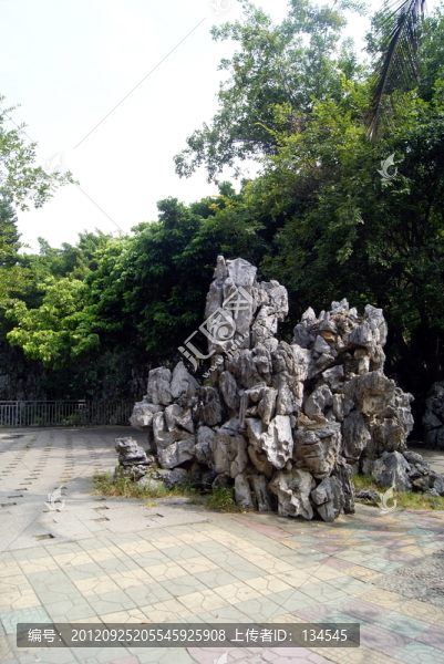 深圳西鄉(xiāng)公園的假山景觀