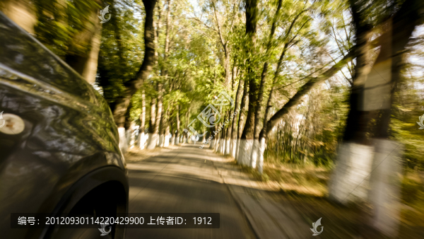 越野車