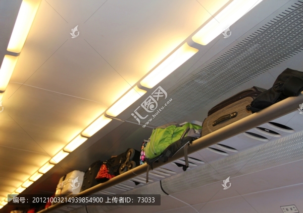 地鐵擱物架