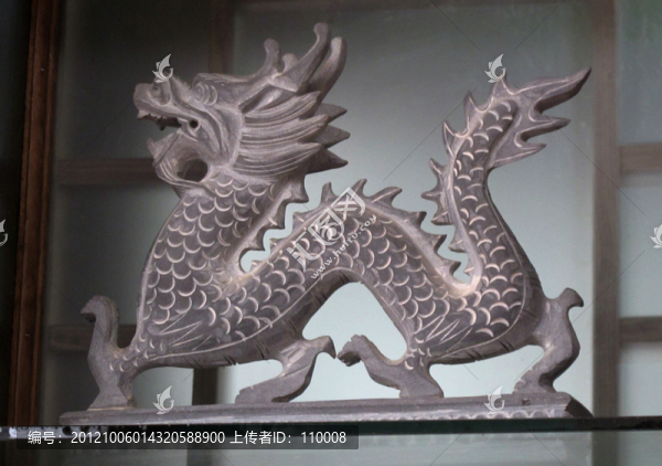 石雕龍