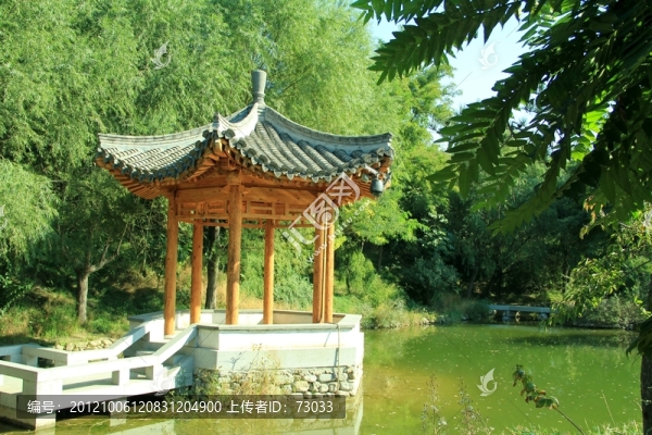沿途的風(fēng)景,,木質(zhì)建筑亭子