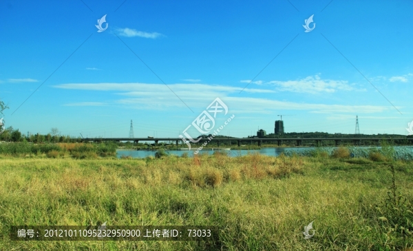 湖邊秋景