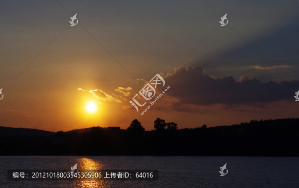 夕陽(yáng)