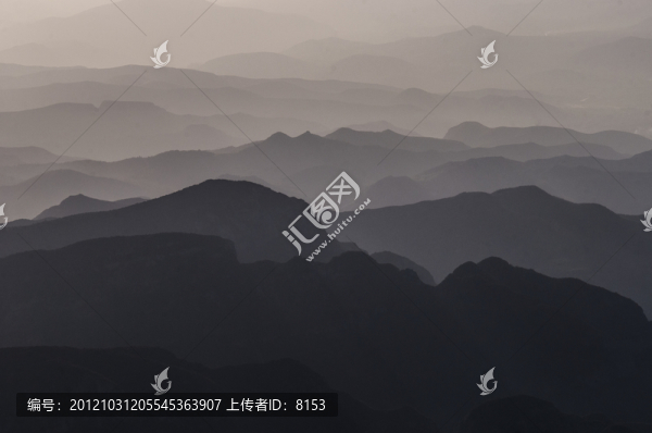 山巒疊嶂